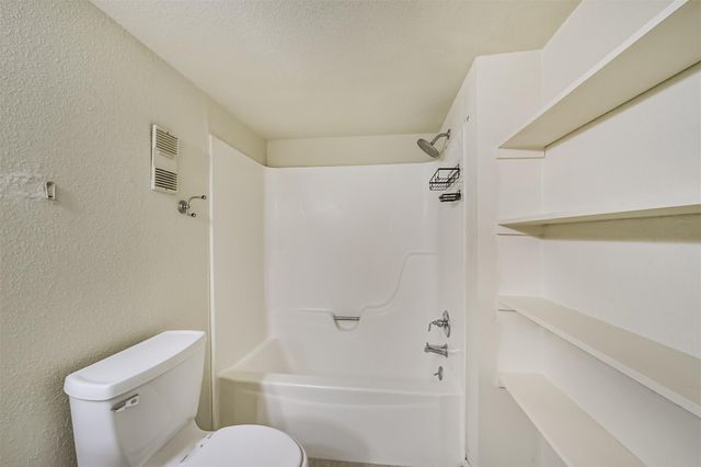 5917 Fairdale Lane 10, Houston, TX 77057