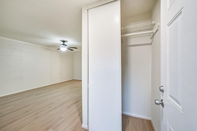 5917 Fairdale Lane 10, Houston, TX 77057