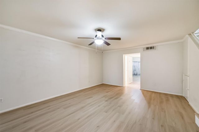 5917 Fairdale Lane 10, Houston, TX 77057