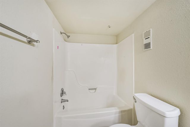 5917 Fairdale Lane 10, Houston, TX 77057