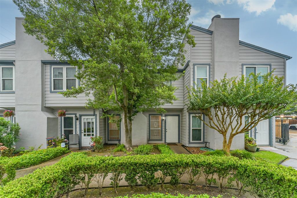 5917 Fairdale Lane 10, Houston, TX 77057