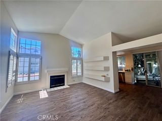 1 ALMADOR, Irvine, CA 92614