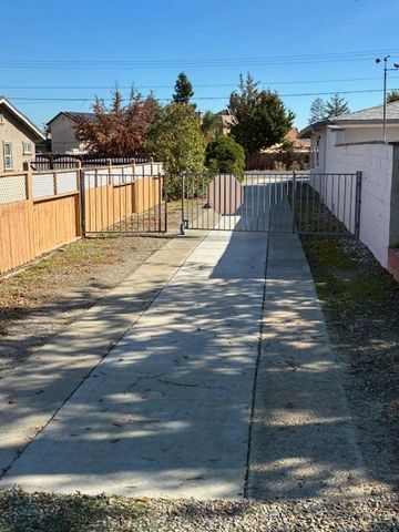 2960 Hart Ave, West Sacramento, CA 95691