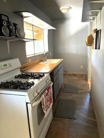 2960 Hart Ave, West Sacramento, CA 95691