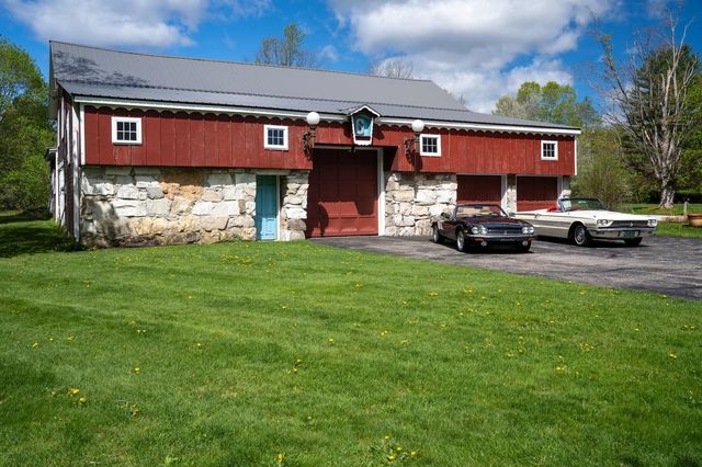1677 Barnumville Road, Manchester, VT 05255