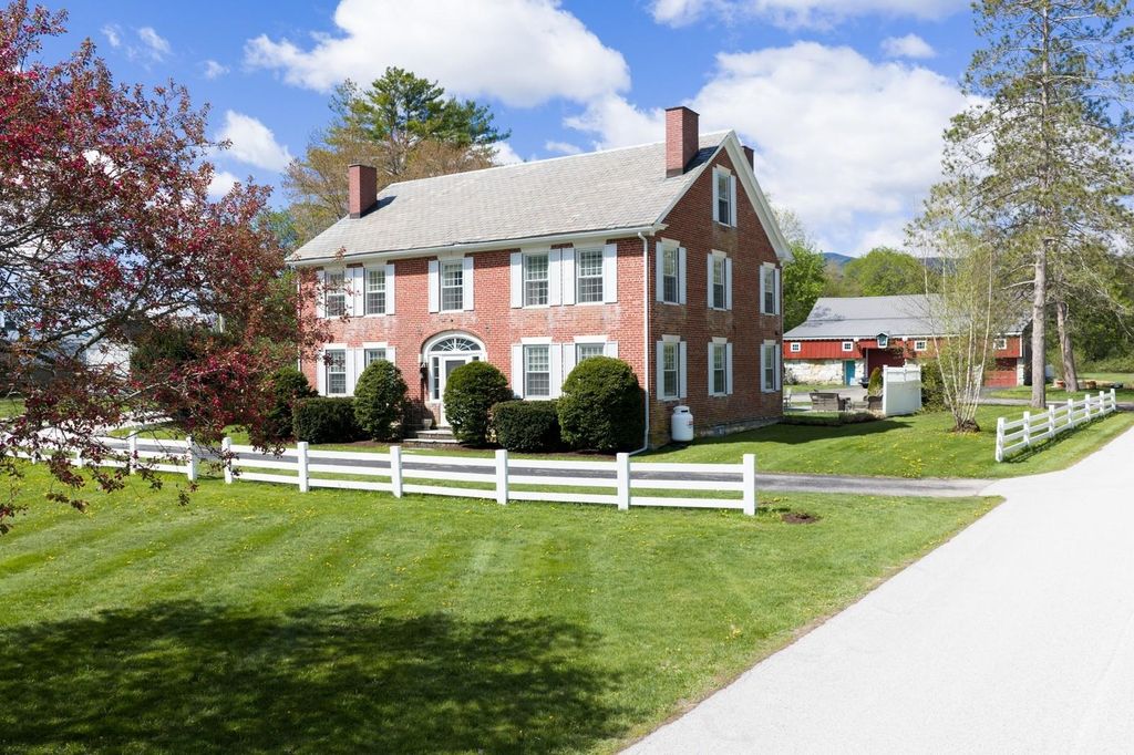 1677 Barnumville Road, Manchester, VT 05255
