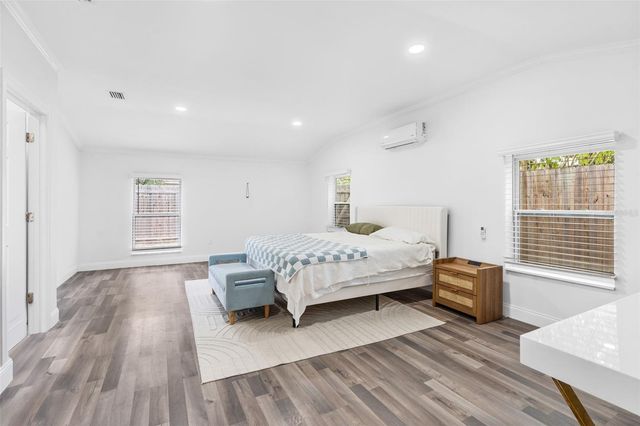 2201 50TH AVENUE N, St Petersburg, FL 33714