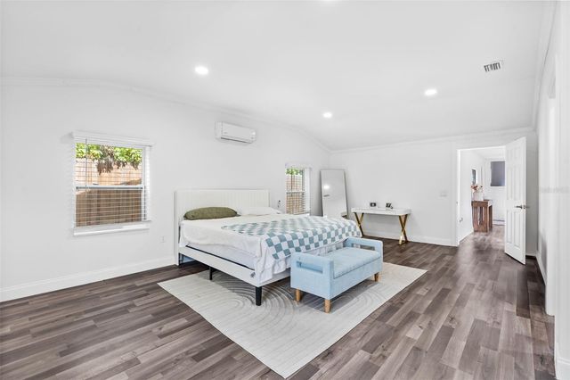 2201 50TH AVENUE N, St Petersburg, FL 33714