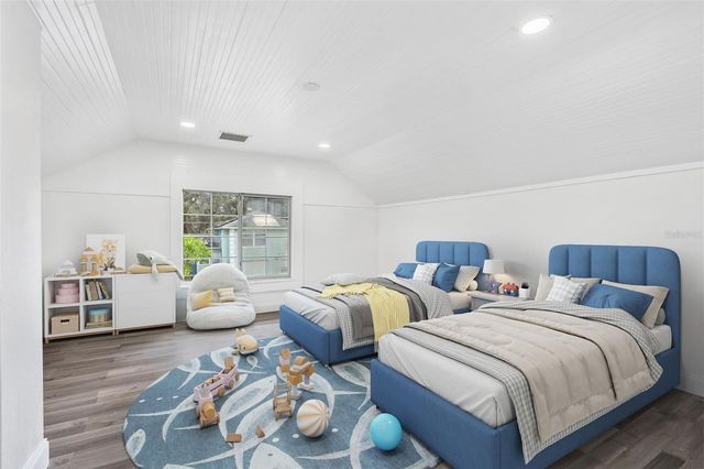 2201 50TH AVENUE N, St Petersburg, FL 33714