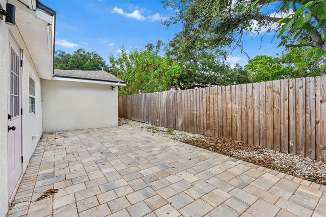 2201 50TH AVENUE N, St Petersburg, FL 33714