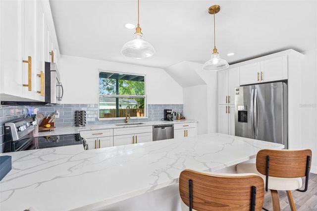 2201 50TH AVENUE N, St Petersburg, FL 33714