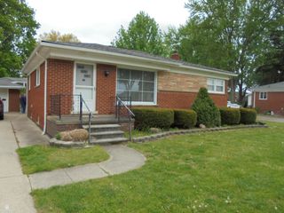 18138 22 Mile Road, Macomb, MI 48044