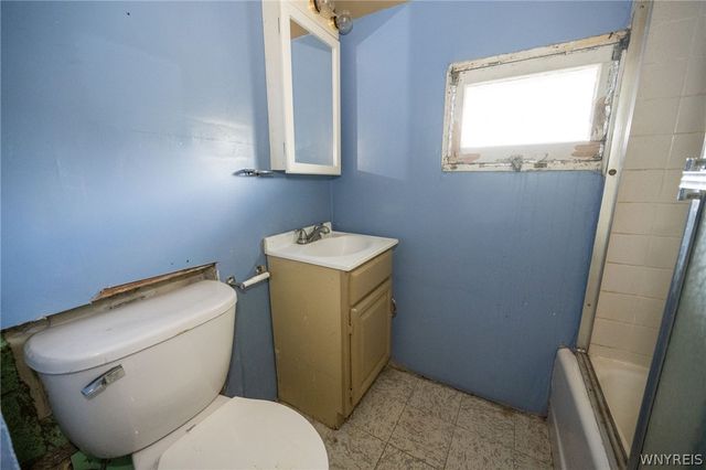 233 Olmstead Avenue, Lancaster, NY 14043