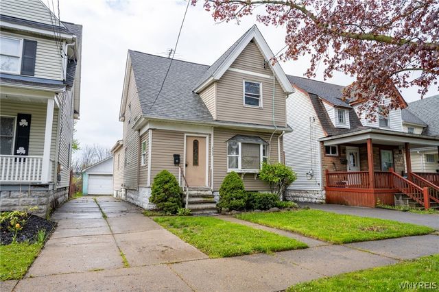 233 Olmstead Avenue, Lancaster, NY 14043