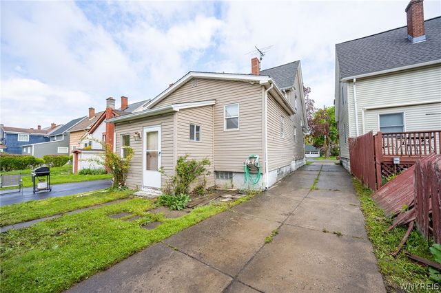 233 Olmstead Avenue, Lancaster, NY 14043