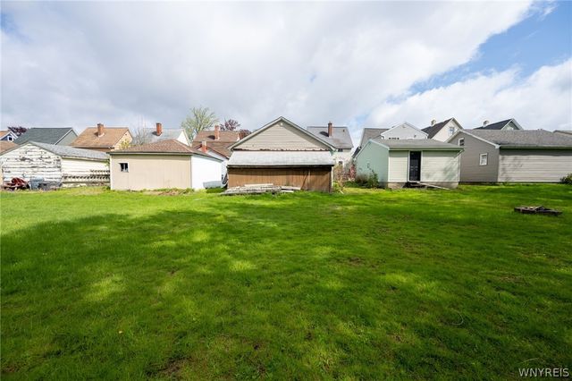 233 Olmstead Avenue, Lancaster, NY 14043
