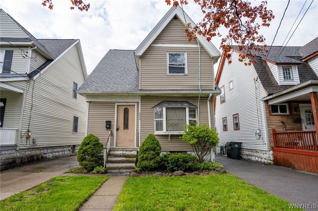 233 Olmstead Avenue, Lancaster, NY 14043