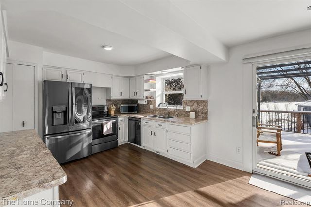 3821 Langley Drive, Pinckney, MI 48169