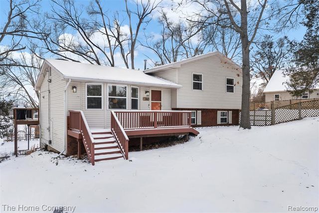 3821 Langley Drive, Pinckney, MI 48169