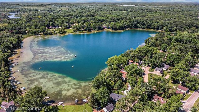 3821 Langley Drive, Pinckney, MI 48169