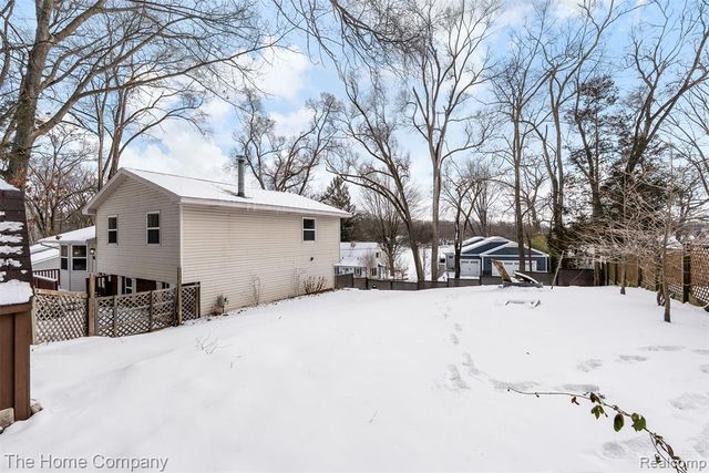 3821 Langley Drive, Pinckney, MI 48169