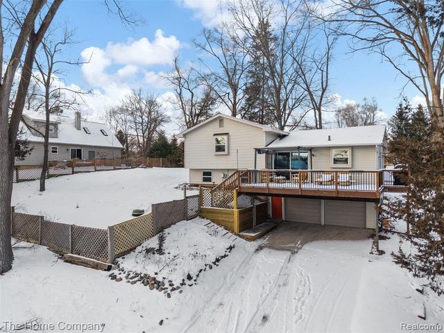 3821 Langley Drive, Pinckney, MI 48169