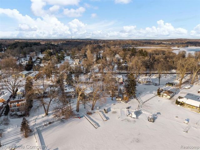 3821 Langley Drive, Pinckney, MI 48169