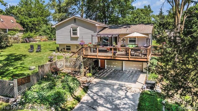 3821 Langley Drive, Pinckney, MI 48169