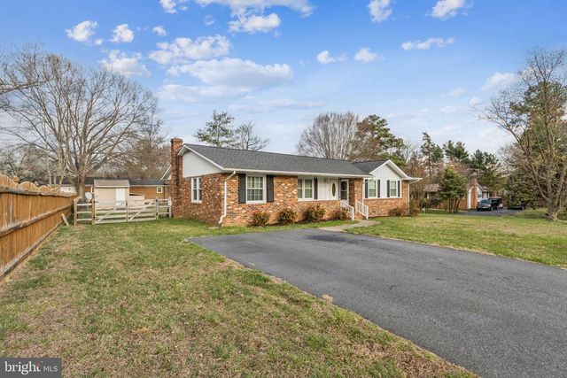 2 BELL AIR CT, Fredericksburg, VA 22405