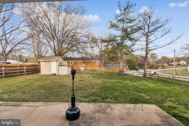 2 BELL AIR CT, Fredericksburg, VA 22405