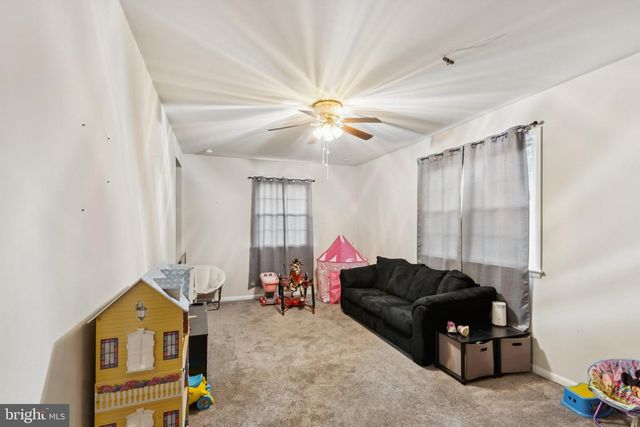 2 BELL AIR CT, Fredericksburg, VA 22405