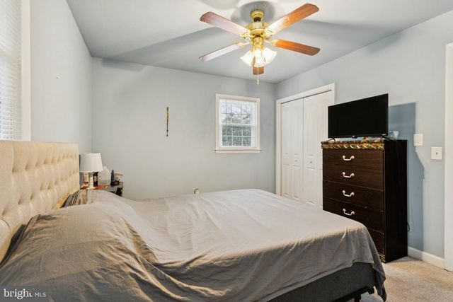 2 BELL AIR CT, Fredericksburg, VA 22405