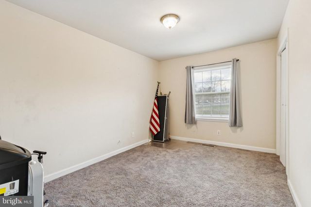 2 BELL AIR CT, Fredericksburg, VA 22405