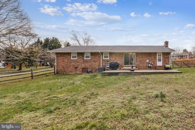 2 BELL AIR CT, Fredericksburg, VA 22405