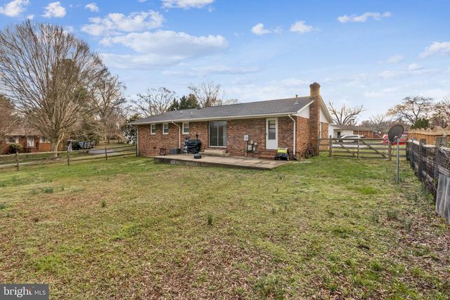 2 BELL AIR CT, Fredericksburg, VA 22405