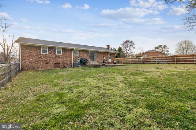 2 BELL AIR CT, Fredericksburg, VA 22405