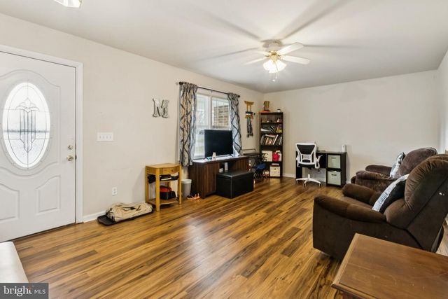 2 BELL AIR CT, Fredericksburg, VA 22405