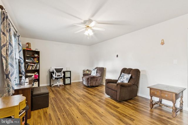 2 BELL AIR CT, Fredericksburg, VA 22405