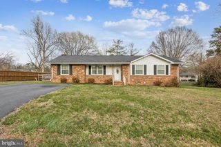2 BELL AIR CT, Fredericksburg, VA 22405