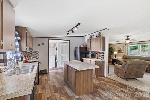 363 Banner Farm Road, Mills River, NC 28759