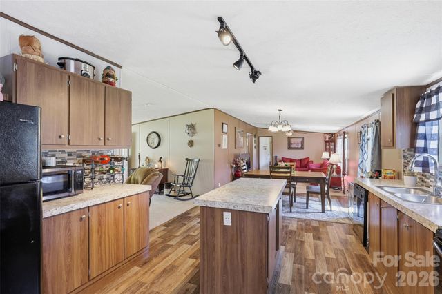 363 Banner Farm Road, Mills River, NC 28759