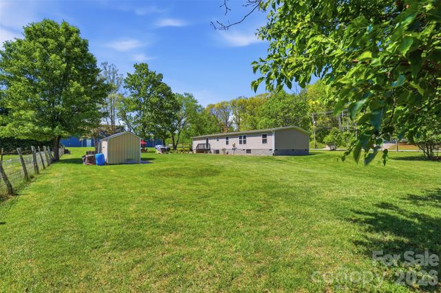 363 Banner Farm Road, Mills River, NC 28759
