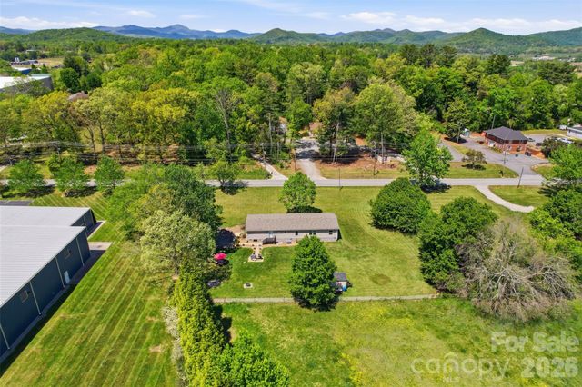 363 Banner Farm Road, Mills River, NC 28759
