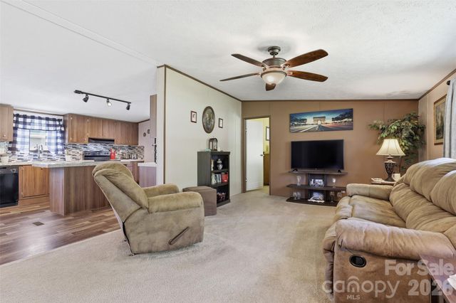 363 Banner Farm Road, Mills River, NC 28759