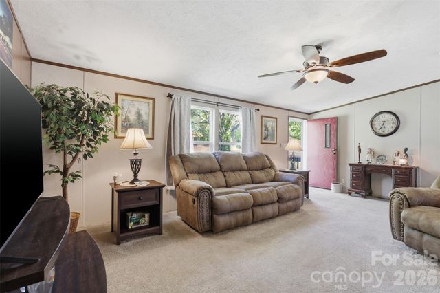 363 Banner Farm Road, Mills River, NC 28759