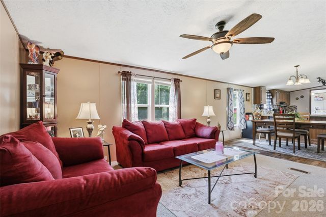 363 Banner Farm Road, Mills River, NC 28759
