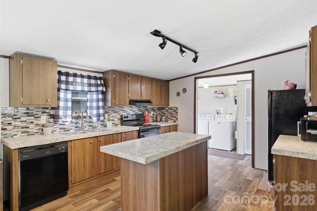 363 Banner Farm Road, Mills River, NC 28759