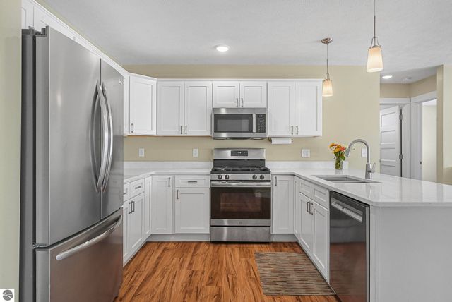 4838 Bartlett Road, Williamsburg, MI 49690