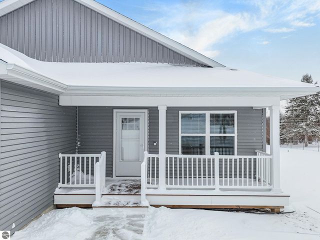 4838 Bartlett Road, Williamsburg, MI 49690