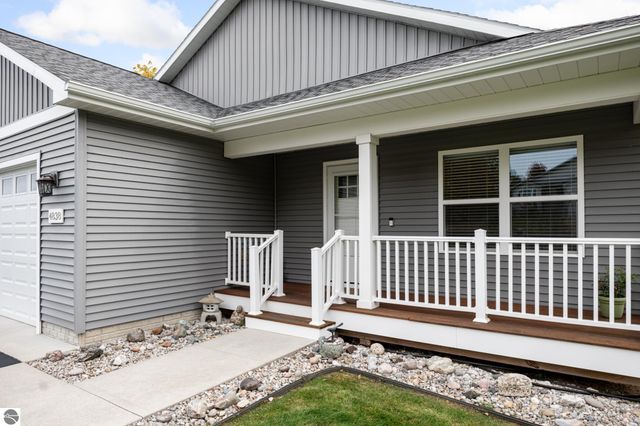 4838 Bartlett Road, Williamsburg, MI 49690